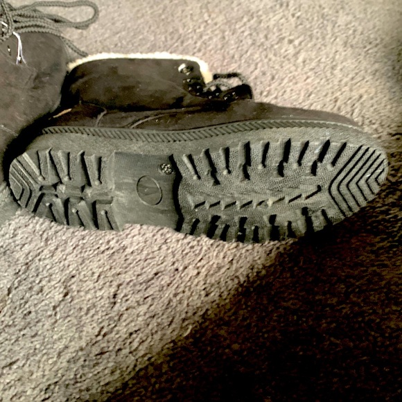 NWOT Women’s Lined Winter Ankle Boots - Picture 4 of 4